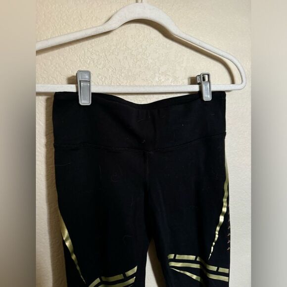 ALO Yoga Airbrush Chakra Leggings Size Small in Black & Gold - Picture 5 of 7
